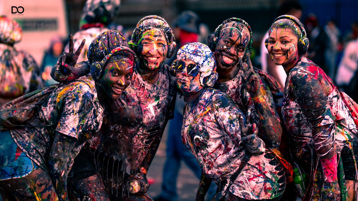the_bigdot's tweet photo. “J'ouvert i.e Opening of the Day
A Caribbean tradition to launch the #NottingHillCarnival day before sunrise, mostly about splashing of coloured paints and flour.
Everyone gets painted here, no one needs your permission to throw paints at you so far you’re on the carnival ground.
I just like the idea of how everyone at the ground turns out to become a unique shade of Batic-like design.
Check the thread for more colourful images.

 #NottingHillCarnival2023