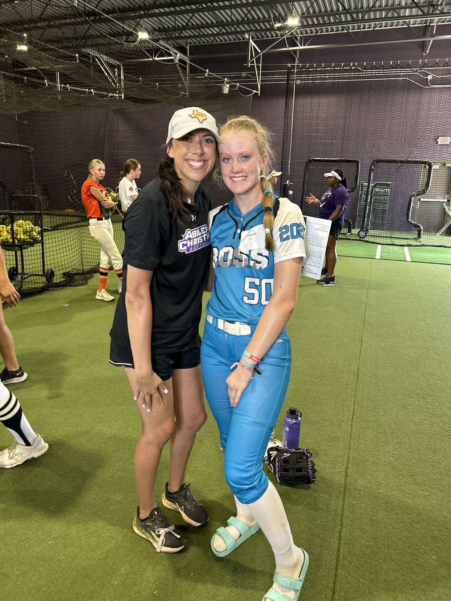 It was a great weekend with <a href="/ACU_Softball/">ACU Softball</a>!! Thanks to @CoachFarler and <a href="/catyreeves/">Caty Reeves</a> for hosting a great camp! I hope to be back soon!! <a href="/BSoftball19/">BossSoftball19</a> <a href="/WERaiderSB/">Wylie East Softball🥎</a>