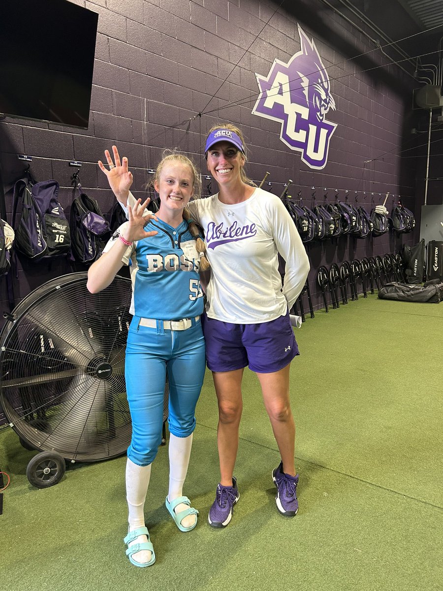 kimmak50's tweet photo. It was a great weekend with @ACU_Softball!! Thanks to @CoachFarler and @catyreeves for hosting a great camp! I hope to be back soon!! @BSoftball19 @WERaiderSB https://t.co/J7hwIxRAej