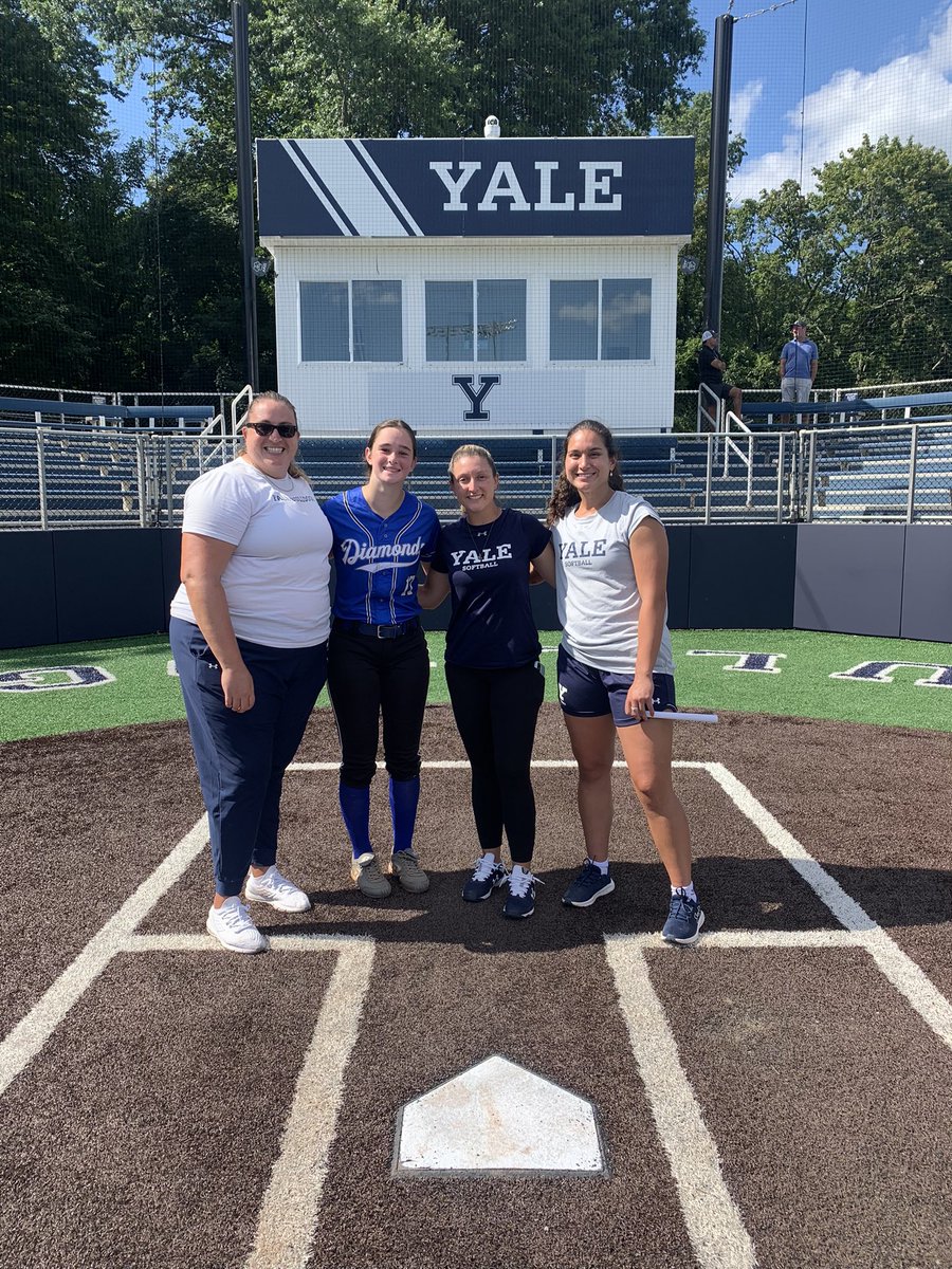 VioletPeverly17's tweet photo. Had the honor of attending a @YaleSoftball camp and got to expand my softball knowledge from some amazing coaches. Also got a sense of the energetic and supportive team culture. In the scrimmage, I pitched 4 innings with 5K’s 0BB 1H. Go Bulldogs! @CoachLauraRicc @Coach_Debrosse https://t.co/3GjyYTfqTr