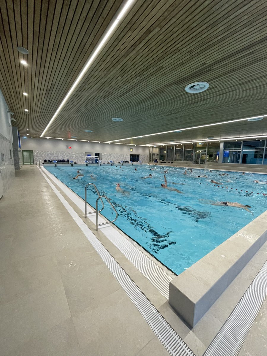 8 banen vol in gebruik 💪 <a href="/RZPCDeMors/">RZ&PC De Mors</a> <a href="/ZwemDeKoerbelt/">Zwembad de Koerbelt</a>
