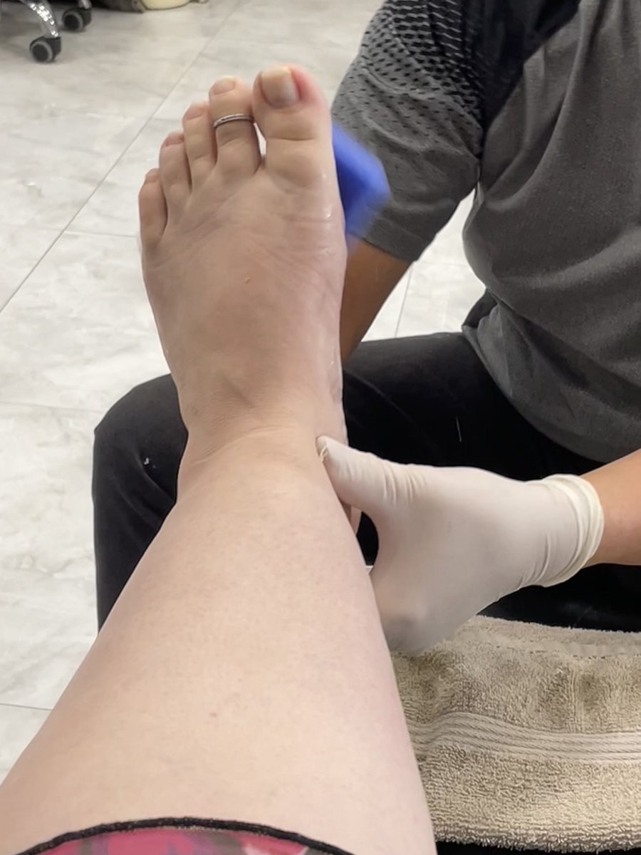 thiccwrinkles's tweet image. Finally, a much needed pedi 💓
Can you guess which color I decided to get?