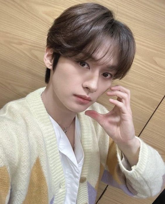 hii I'm oceania/ocean !!

→ lf interactive army, carat, atiny, and p1ece moots but any fandom is welcome !
       ☆ ey/she, 07', not new to #stantwt #kpoptwt
→ ults
       ☆ svt, ateez, bts, p1h, skz, txt
→ 
 ♡ / ↻ to be moots