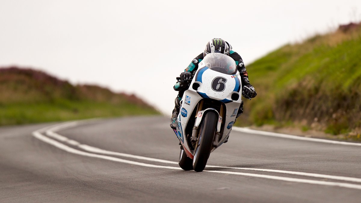 Michael Dunlop has brought it over the finish line in first by 43.69 seconds, despite a lot of issues according to the man himself! 

#MGP23 @RSTmoto #ClassicSuperbike