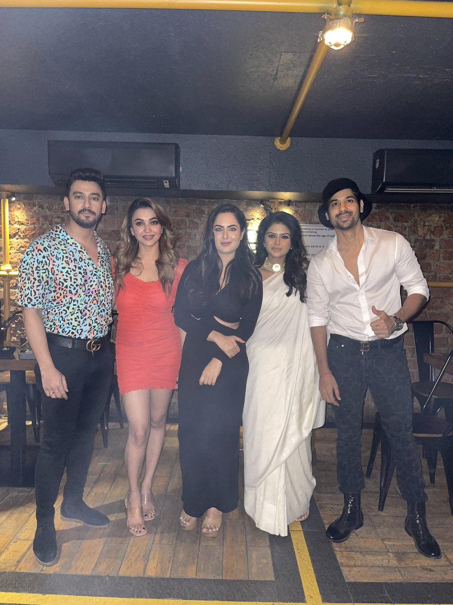 Hello Kolkata <a href="/sayani06/">Saayoni Ghosh</a> <a href="/bonysengupta/">Bonny</a> <a href="/BanPuja/">Puja Banerjee</a>