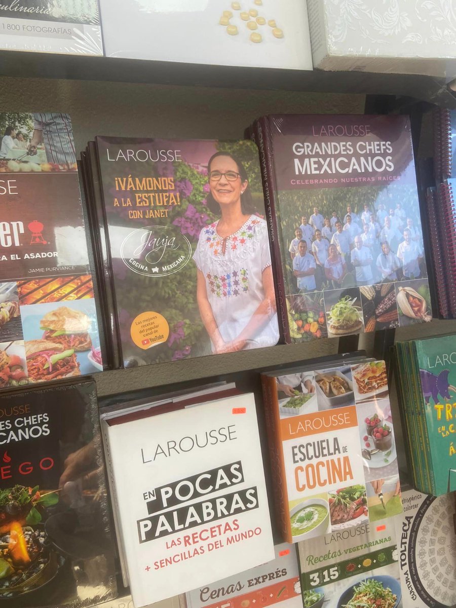 UNAM San Antonio y <a href="/Letrasonpuentes/">Letras en la frontera</a> estuvimos presentes en la Feria Universitaria del Libro de la   <a href="/UAT_mx/">Universidad Autónoma de Tamaulipas</a>. Presentamos dos títulos con @miguelaudelo y @SDTol. Gracias por la invitación y el recibimiento. Fue lindo también ver los libros Marisol Vera Guerra y <a href="/JaujaCocinaMex/">Jauja Cocina Mexicana</a>.