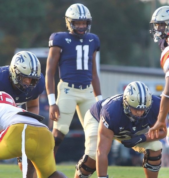 David_Windon's tweet photo. Coaches make sure you watch 2026 QB Jaylen Johnson 6'3 205 @johnson_jaylen1 from Thomas County Central HS in GA. First 3 game 778 Yards Passing with 10 total TD's and no INT's 
HUDL: https://t.co/mJEfPiYPk1 https://t.co/BlegsMcVgO