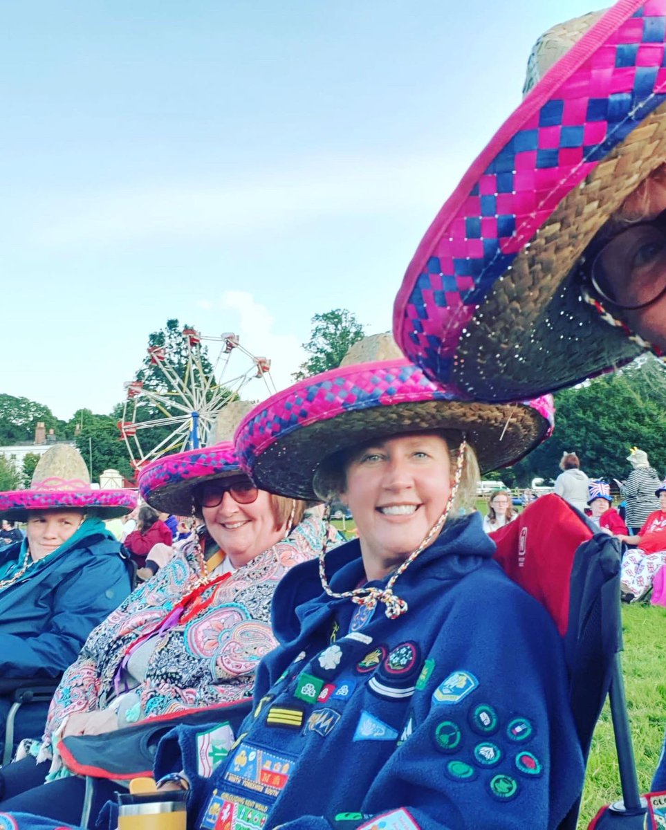 GGTonNorth's tweet photo. International evening dress up! 😎🇲🇽 at #welliesandwristbands @FoxleaseTAC @GGKentWeald @Guiding_LaSER @Girlguiding https://t.co/sXgoRidgZ4