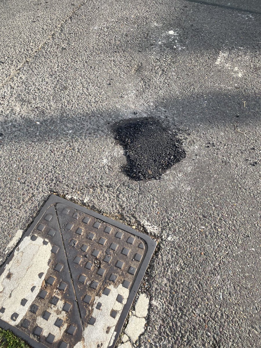lukefermor's tweet photo. @essexhighways @Essex_CC do you think the repairs in Kelvedon Highstreet are of an acceptable quality to justify the tax payers money?? https://t.co/9j22NdOf9V