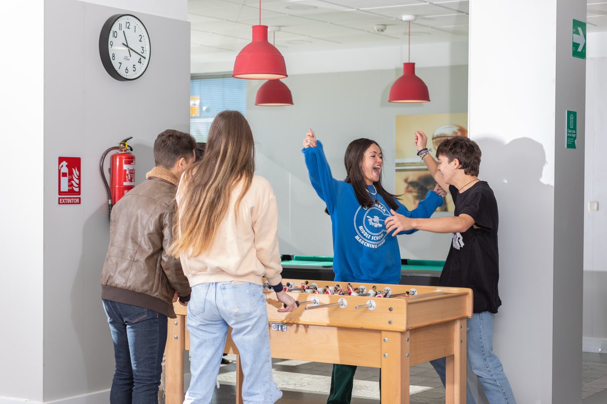 ComunidadResa's tweet photo. Si el futbolín fuera un deporte, ¡en Resa seríamos campeonxs! ⚽️🏆
¡Contando las horas para que empiecen los torneos! 😎
#ResaLife #ResidenciasResa #ResidenciaUniversitaria https://t.co/ncDt0gxaES
