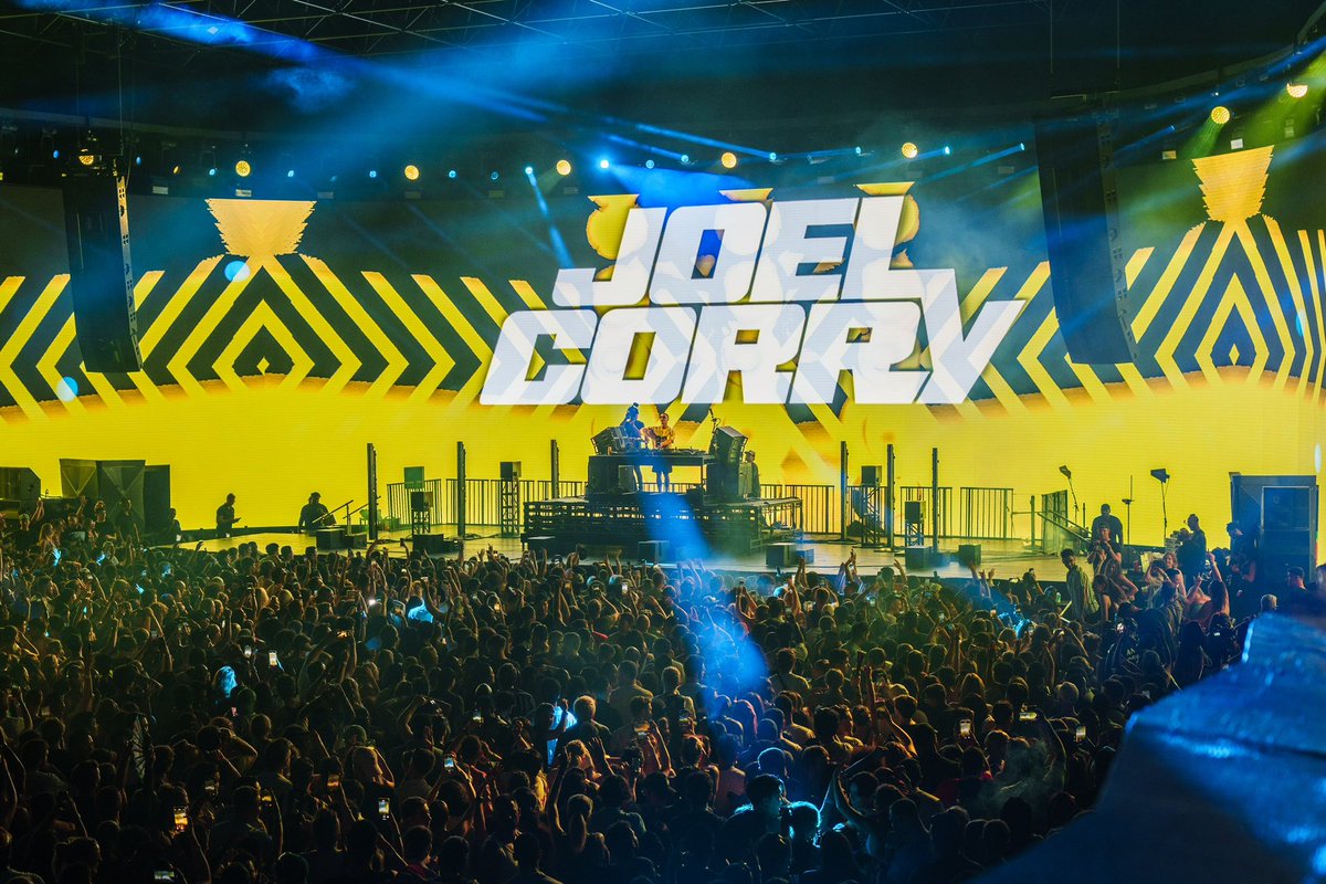 MOONLVNDING's tweet photo. Take a trip back to @BrooklynMirage with us and check out some snapshots from the recent @JoelCorry show!🔥 

📸: @CjAscoli https://t.co/uGXaCgl5JC