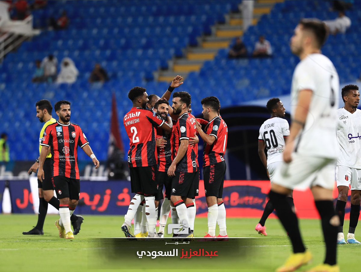 ariyadhiah's tweet photo. 📸 احتفال محمد فوزير لاعب #الرائد بالثنائية ⚽ 

#الرائد_الرياض 
#دوري_روشن_السعودي https://t.co/TcCZhhIV00