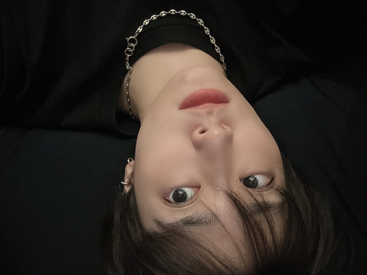 yusuke_takemoto's tweet photo. 寝る前に👶🏻
カメラアプリだと優秀すぎてわからんけど久々大きなサイズのやつがあごにできたのだよ https://t.co/W1KICwSY3y