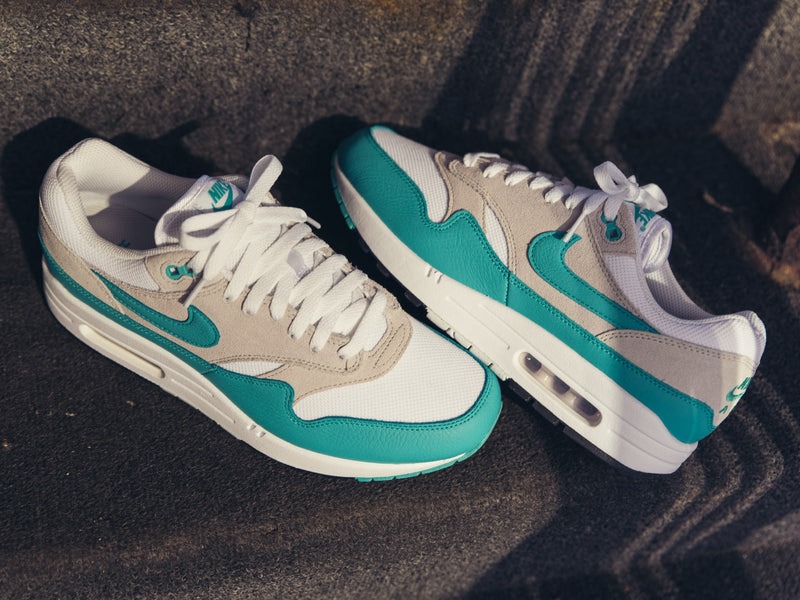 KicksFinder's tweet photo. Ad: A little twist on the original colorblocking we all love. Available via CNCPTS
Nike Air Max 1 SC "Clear Jade"
$150 + Shipping

>> https://t.co/mNOut82hVZ https://t.co/7oIzEKl2vg