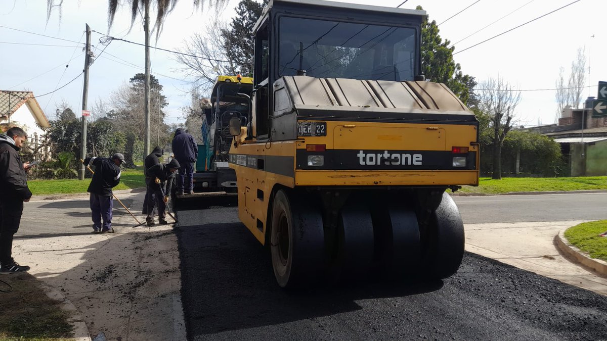MuniPergamino's tweet image. 🚧 Seguimos trabajando en el plan de #pavimentación 
📍 Barrio Viajantes