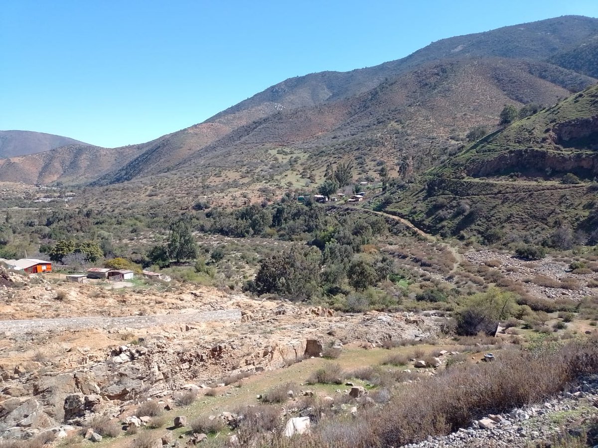 MinagriCoquimbo's tweet photo. 🟢💧Choapa: @SeremiCAlvarez recorre el Embalse #Culimo para constatar su estado y analizar las principales demandas que tienen los #regantes, las que fueron planteadas en la oportunidad por la asociación de canalistas a la autoridad y a representas de la #DGA y #DOH. https://t.co/MfaajO9Nyp