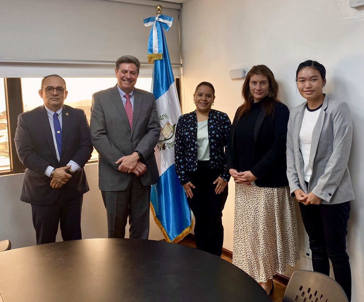 CCIFGT's tweet photo. La Cámara de Comercio de Francia en Guatemala @CCIFGT se reúne con autoridades de @MINECOGT y @PRONACOMGT para acordar acciones estratégicas que fortalezcan el #comercio e inversión bilateral #Francia #Guatemala @BF_Mexique #investment @Bpifrance @FranciaenGuate https://t.co/YchksKGpAA