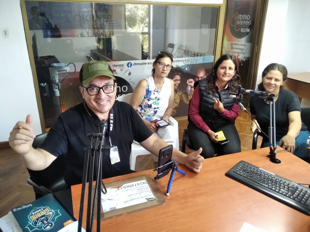 direcciong61362's tweet photo. La  Coordinación de Promoción y Participación Social en Salud del Estado  Mérida en Programa de Radio Galenos Ritmo Estereo 93.5FM sobre Las  medidas de prevención contra el Dengue. #impulsndoelmotorsalud #juntosporcadalatido❤️ https://t.co/M1as1vUOF3