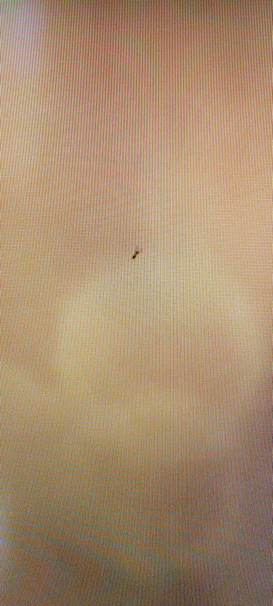 hiroshi19720311's tweet image. ハイセンスのテレビ買ったら、液晶画面の中に虫が混入!
メーカーに問い合わせたところあり得ることで、有償修理だと❗そもそも画面に虫が混入する隙間があったら問題じゃーないかい、ハイセンスさん
#ハイセンス
#液晶テレビ
#E7H
#虫