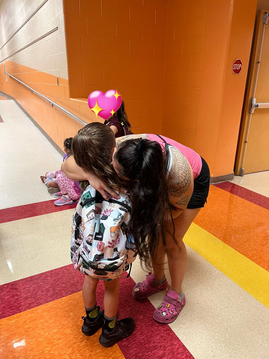brujamamiii's tweet photo. Jeronimos first day of school😭🤍🌞 he was a little nervous but I’m glad neither of us cried cuz it would’ve been a mess 🥲 https://t.co/lSM533WZj9