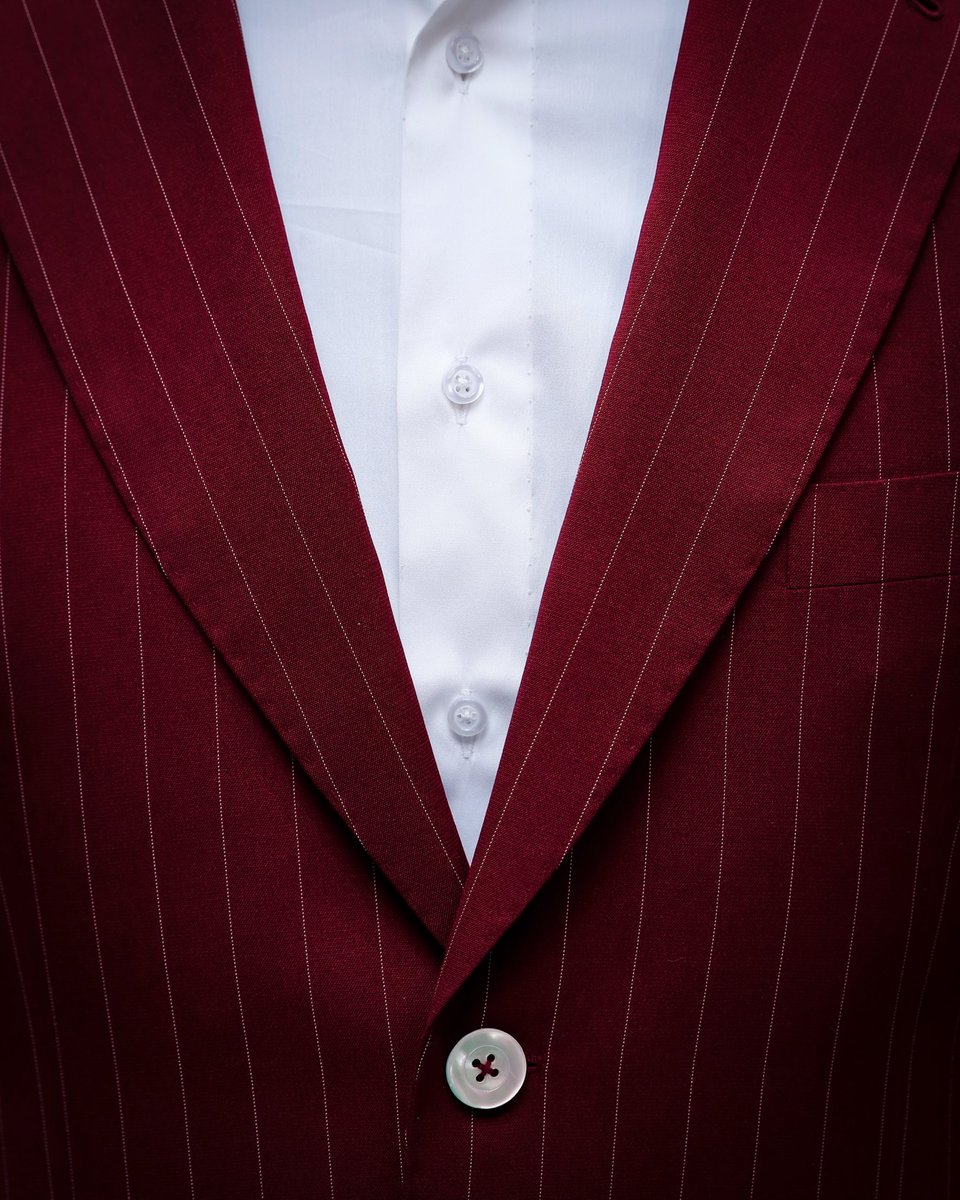 di_sartoria's tweet image. Step into the realm of suave elegance with the iconic pinstriped jacket

🌐 sartoriadiambassador.com 
📞 +923333334803
Designer @SarfarazAkbar3

#BespokeFashion #pinstriped #suits #bespoke #blazer #luxury #SarfrazAkbar #SartoriaDiAmbassador