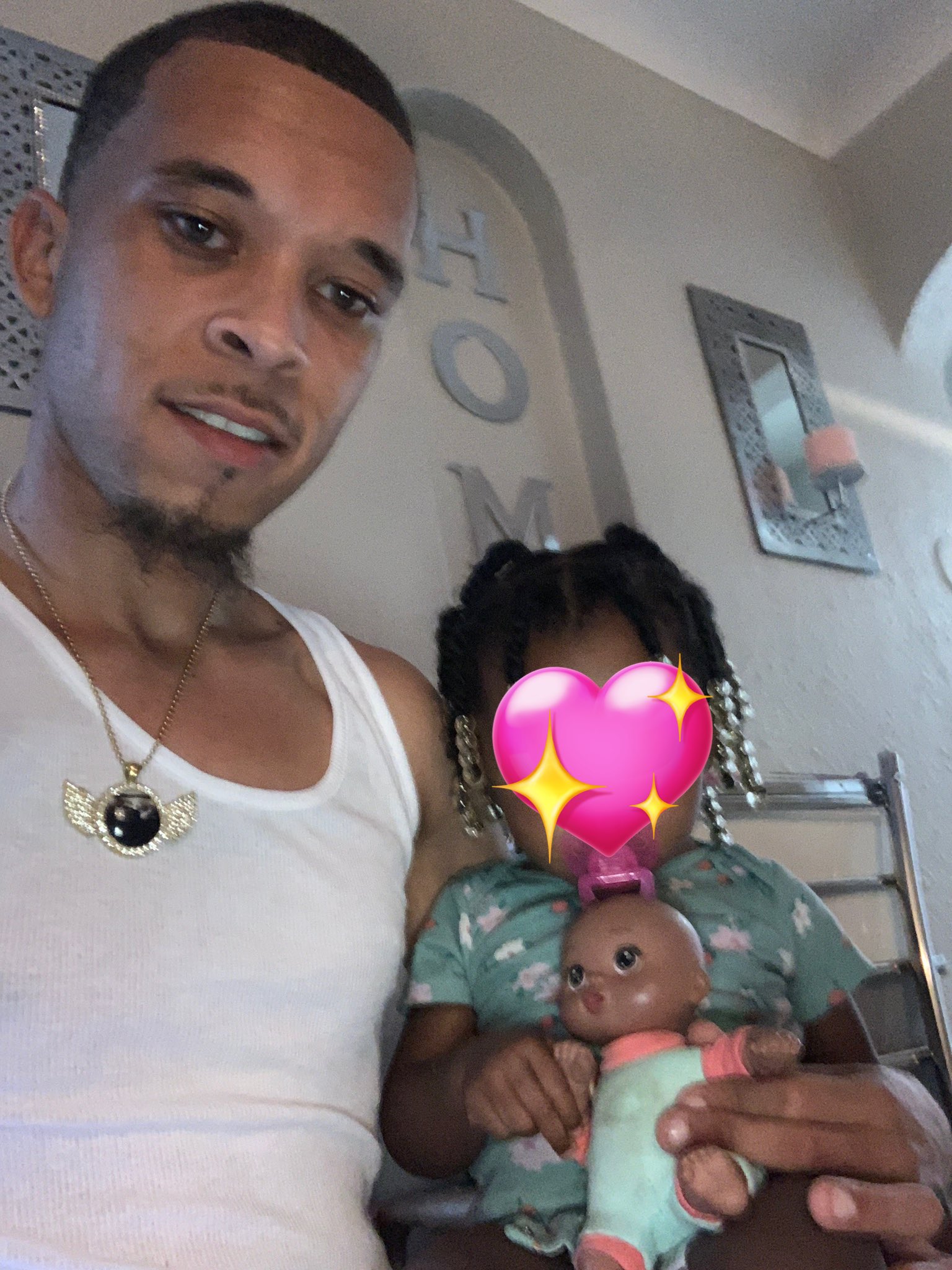 She love ❤️ the baby doll (bald head baby) more than her own Unkie what she call me 🤣🫶🏽 https://t.co/x0NwI9PJBi