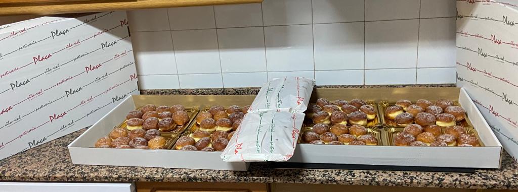 Gracias a las peñas <a href="/p_amarillavca/">Peña Amarilla Villafranca de los Barros</a> y Tribuna Groga por la gran previa que organizaron ayer. Con premio incluido con esa foto con el equipo a pie de campo.

Seguiremos apoyando al equipo sea cuál sea el resultado 💪🏼💪🏼💛💛