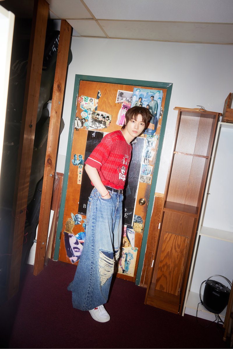 RIIZE_official's tweet photo. Guitar Hunting Journey #2
#SUNGCHAN #성찬

【Get A Guitar - The 1st Single Album】
➫ 2023.09.04 6PM (KST)

💿Pre-save &amp; Pre-order
https://t.co/OdQ44v86Bq

#RIIZE #라이즈
#RISEandREALIZE
#GetAGuitar #RIIZE_GetAGuitar https://t.co/0I6w7vesaC
