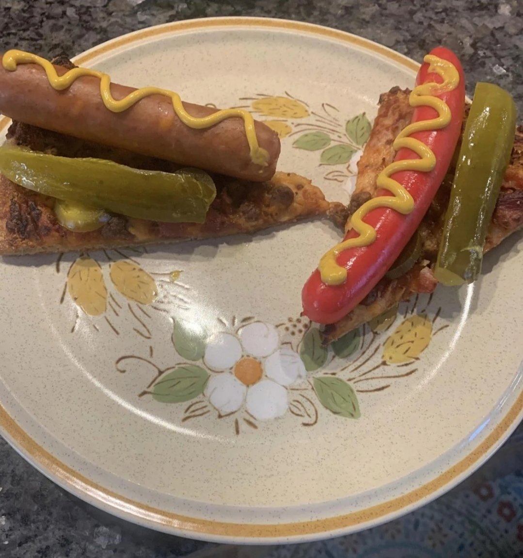 eatinerni's tweet image. Lunch time #isthisathing #yumyuminmytumtum