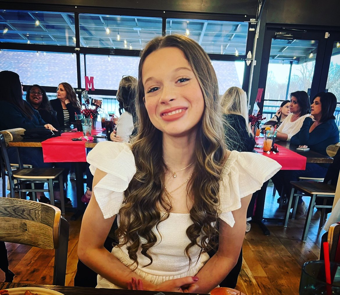 My bird🕊️

Graceful, determined, friendly, hard-working, loving. And that doesn’t even scrape the surface. A lot of lives are better because her life exists. Our family is better because she’s in it. 

I’m fortunate enough to call her my daughter. 

17 ‘n up. Happy birthday Bay💛