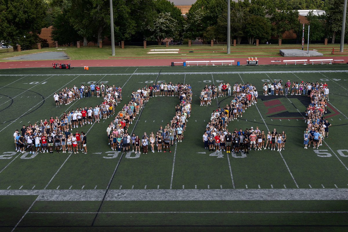 DavidsonCollege's tweet image. It&apos;s the #FDOC for the Class of 2027! You got this &apos;Cats! 🐾

📷: Christopher Record (DC)