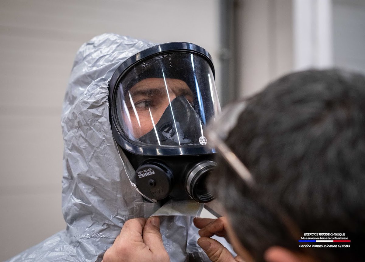 SDIS83's tweet image. Le saviez-vous ? 🧐

9⃣0⃣ #sapeurs_pompiers composent l'équipe départementale RCH du @SDIS83 👨‍🚒

🎯 Leur mission : intervenir sur toute opération répondant à une situation d'urgence comportant un #risque #chimique ou #biologique ☣️🧬