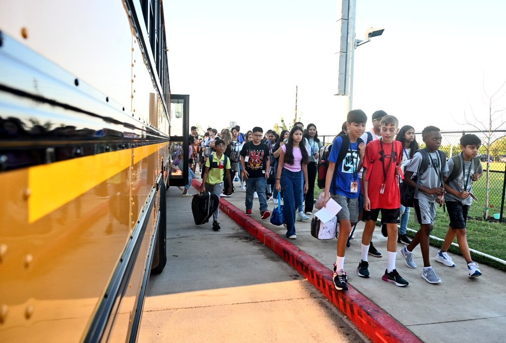 Lots of excitement on the First Day of School at Sprague MS. CFISD's newest middle school opened it's doors to students, who were welcomed by Roy Sprague, campus namesake, and Dr. Mark Henry. Going to a great year for the Cubs! #CFISDfirstday #CFISDback2school #CFISDspirit 🎉