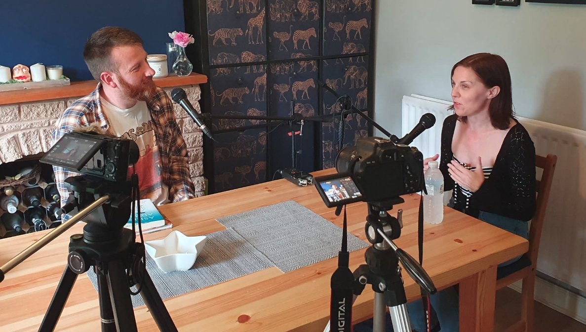 ‼️NEW INTERVIEW‼️

Interviewing <a href="/EvieKingWrites/">Evie King</a> 

We discuss Evie's fantastic book Ashes To Admin, Her work as a Council Funeral Officer, Our mutual love of Lee &amp; Herring, Kids books and loads more.

Video Link: youtu.be/hgv4ZXKDJmA 
Or wherever you get your audio podcasts.