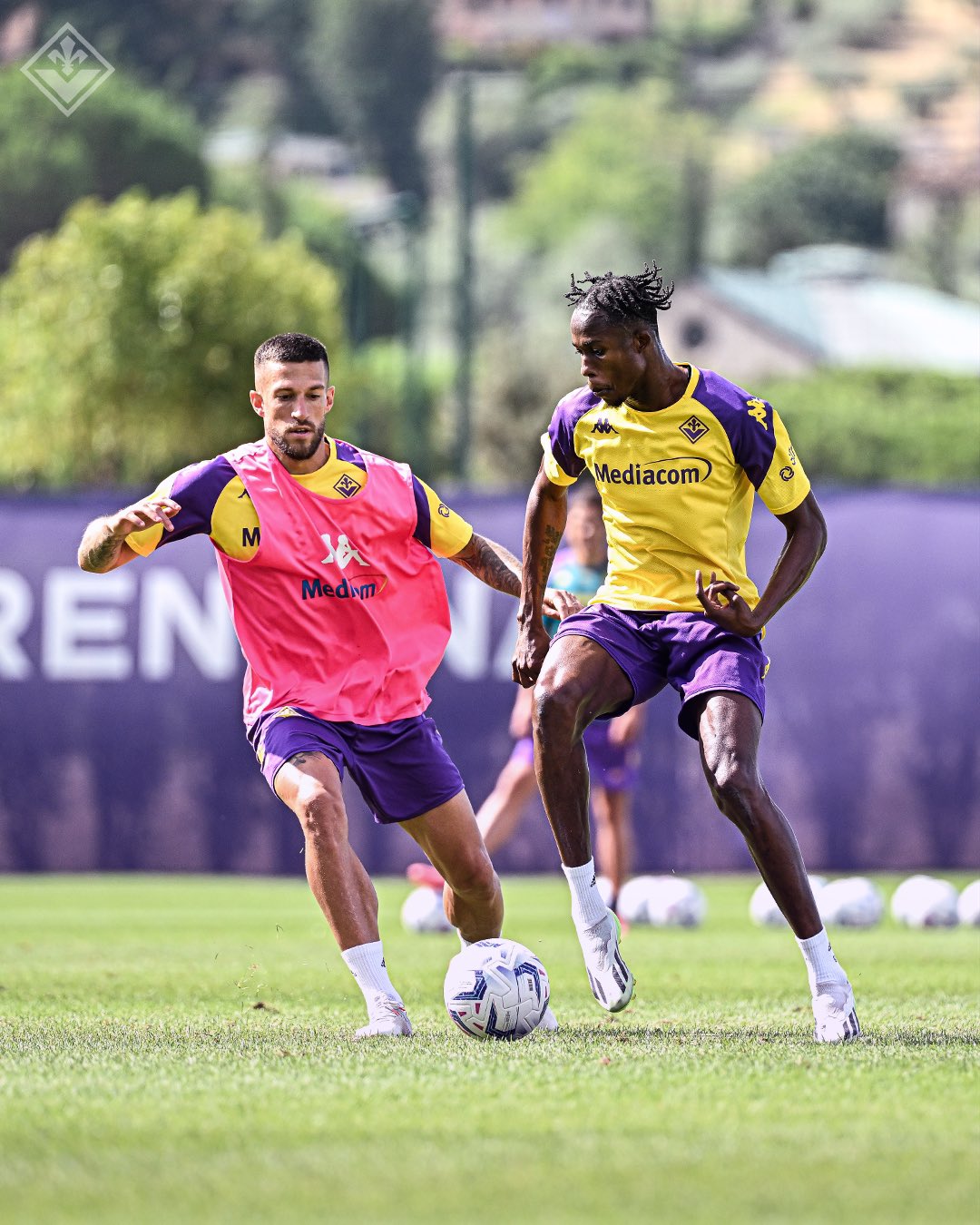 ACF Fiorentina English on X: ACF Fiorentina 2021/22 official team photo  📸⚜️ 📍 VIOLA PARK 🏡 #ForzaViola #Fiorentina #ACFFiorentina   / X