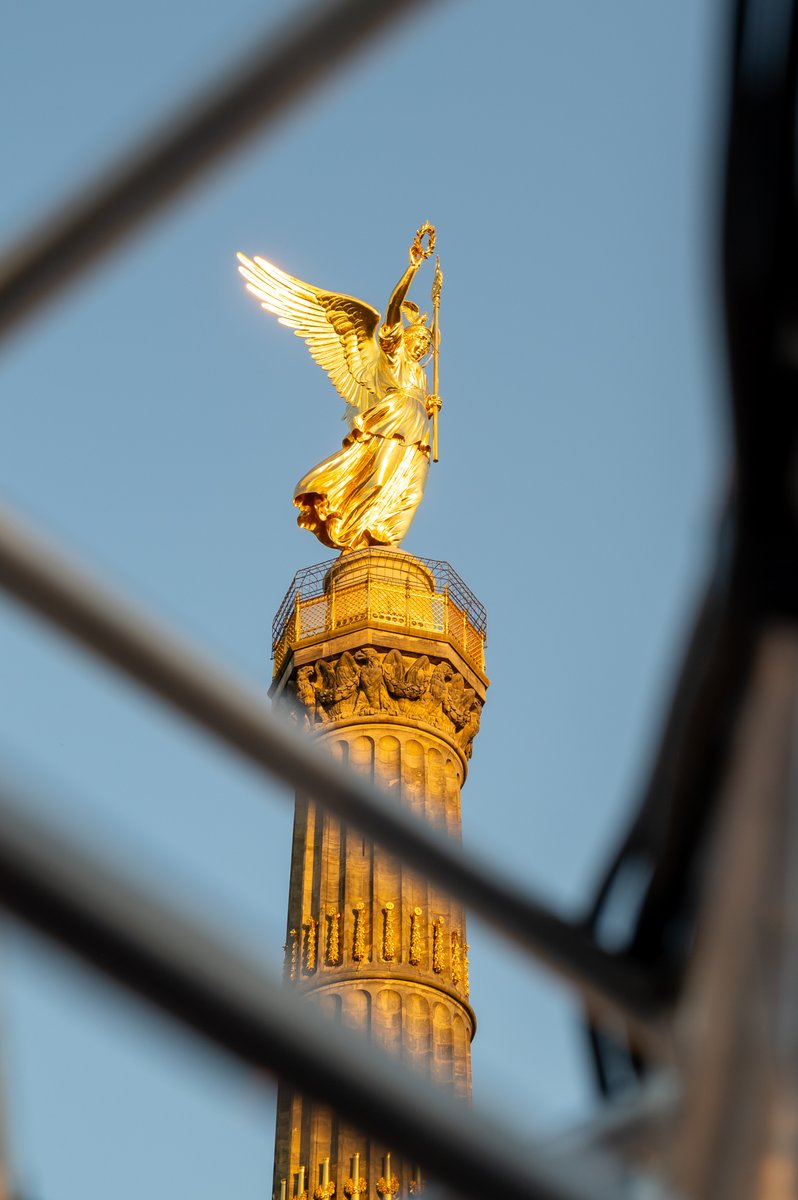 ravetheplanet's tweet photo. ✨ Happy birthday, #Goldelse! 🥳

Today's the 150th anniversary of Berlin's #VictoryColumn. The #landmark's history is rooted in war, narrated by reliefs &amp; ornaments.

But we, the children of the #LoveParade, have given "Else" &amp; #Berlin a new image❣️

Hey Berlin, you're welcome! https://t.co/sof89obUTU