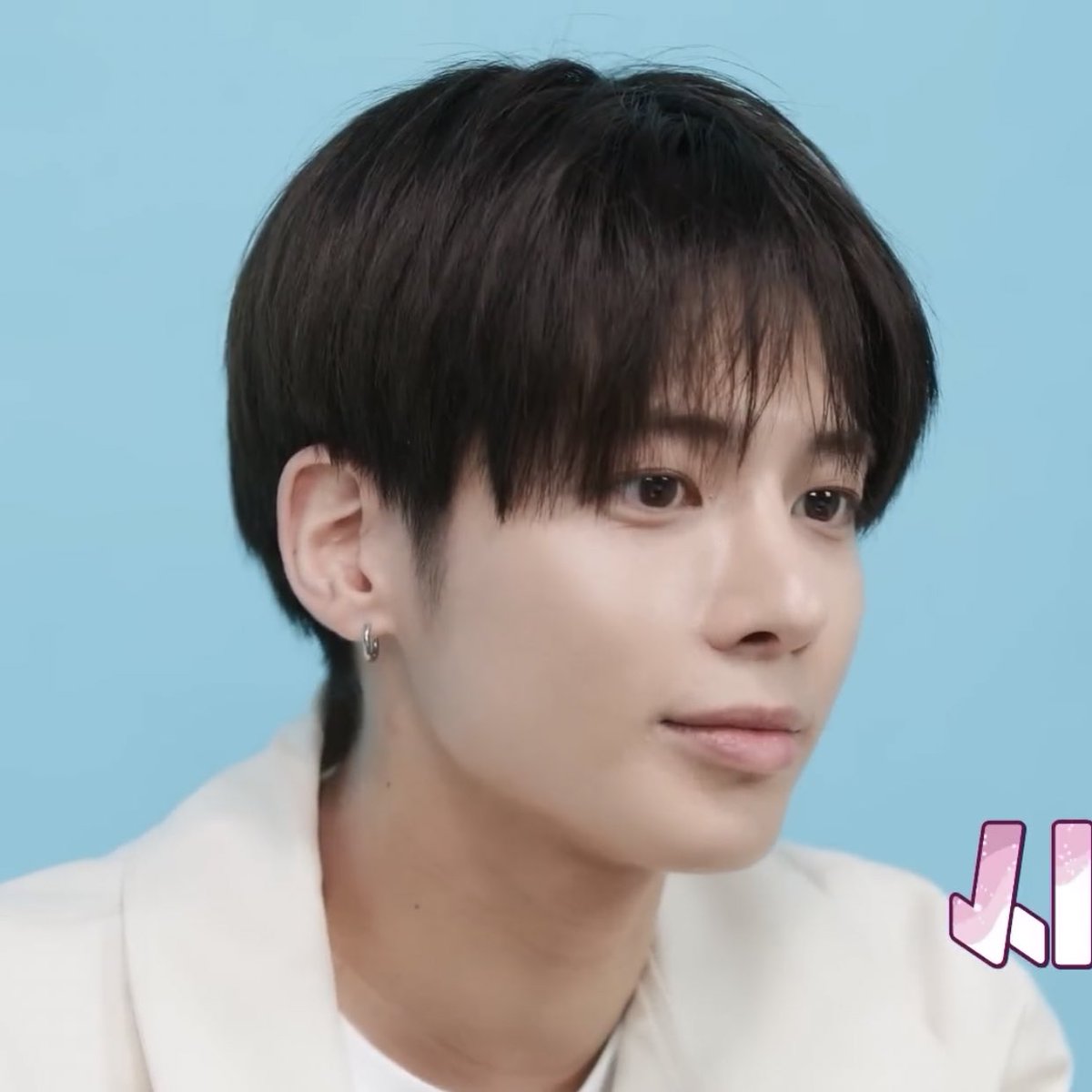 One__0205's tweet photo. 후우 귀여우셔😚😚😚 https://t.co/2sayb5ijea