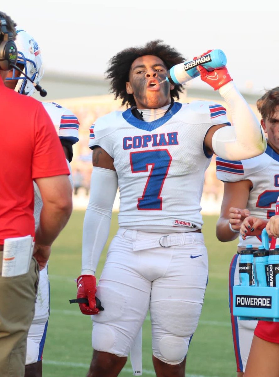 __dejarious7's tweet photo. 13 tackles, 7 solos, 2 tfl, and 1 FF in last Friday game. Raymond High School Next  ‼️ @CopiahFootball @BillyHankins17 @CoachBJ24 @MAISfanGuy https://t.co/0K7VMBV0oC