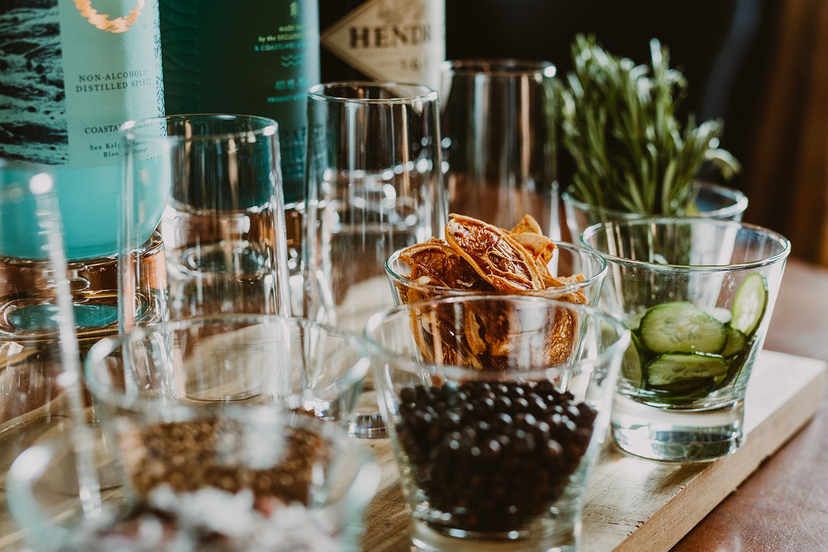 DunskeyE's tweet photo. Feast, but ONLY if it's Dunskey style. And did you know we make our own friggin' chocolates and truffles? Last photo for the delectable delicacies.

#dunskeyestate #dunskeymagic #scottishweddingvenue #weddingmeals #celebrationmeals #privateevent https://t.co/sHgdfUVmzl