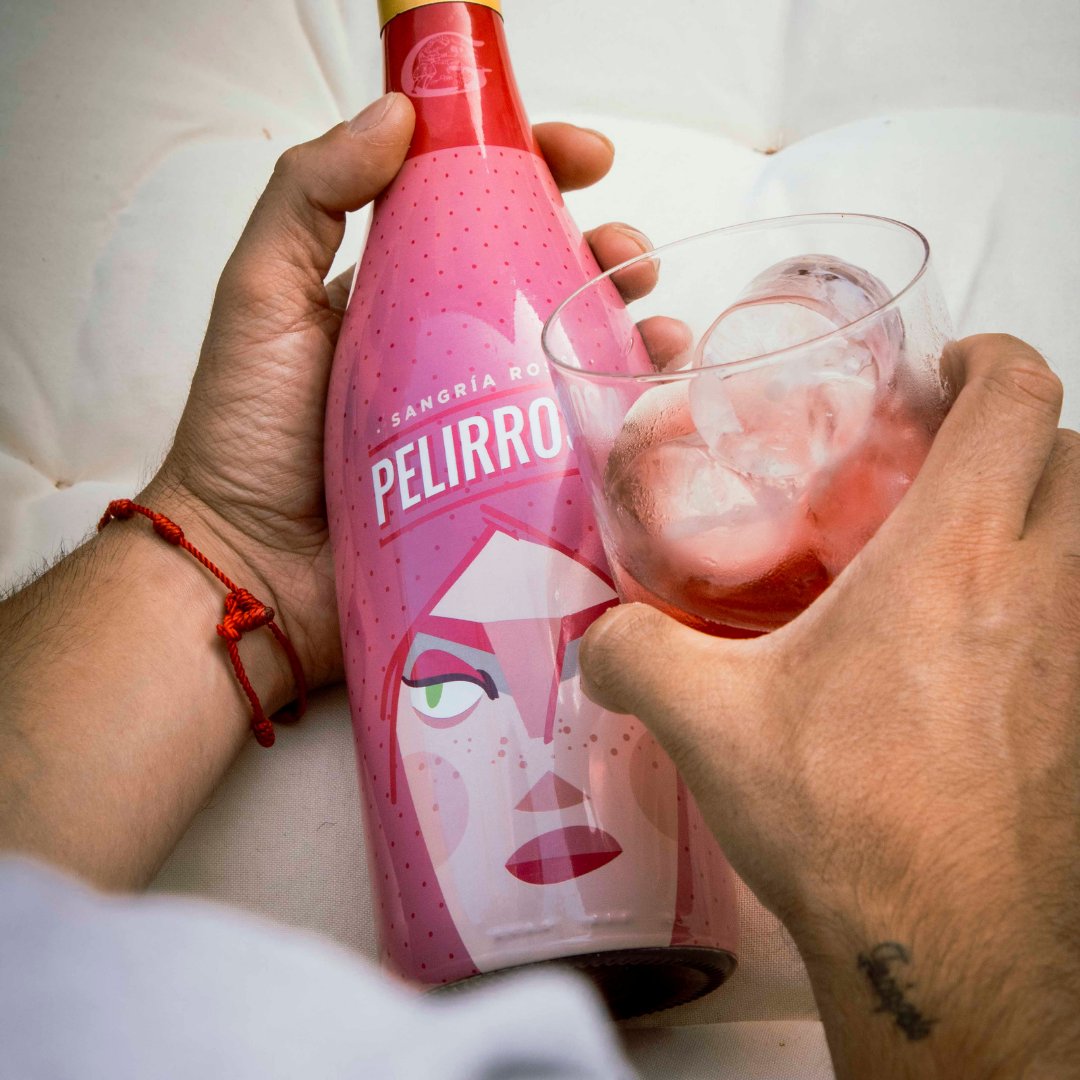 Una manera de terminar el verano en España por todo lo alto, con mucha frescura y descaro, faltaría más. 

Pelirrosa, sangría elaborada 100% con la variedad Prieto Picudo en León, por Bodegas Gordonzello.