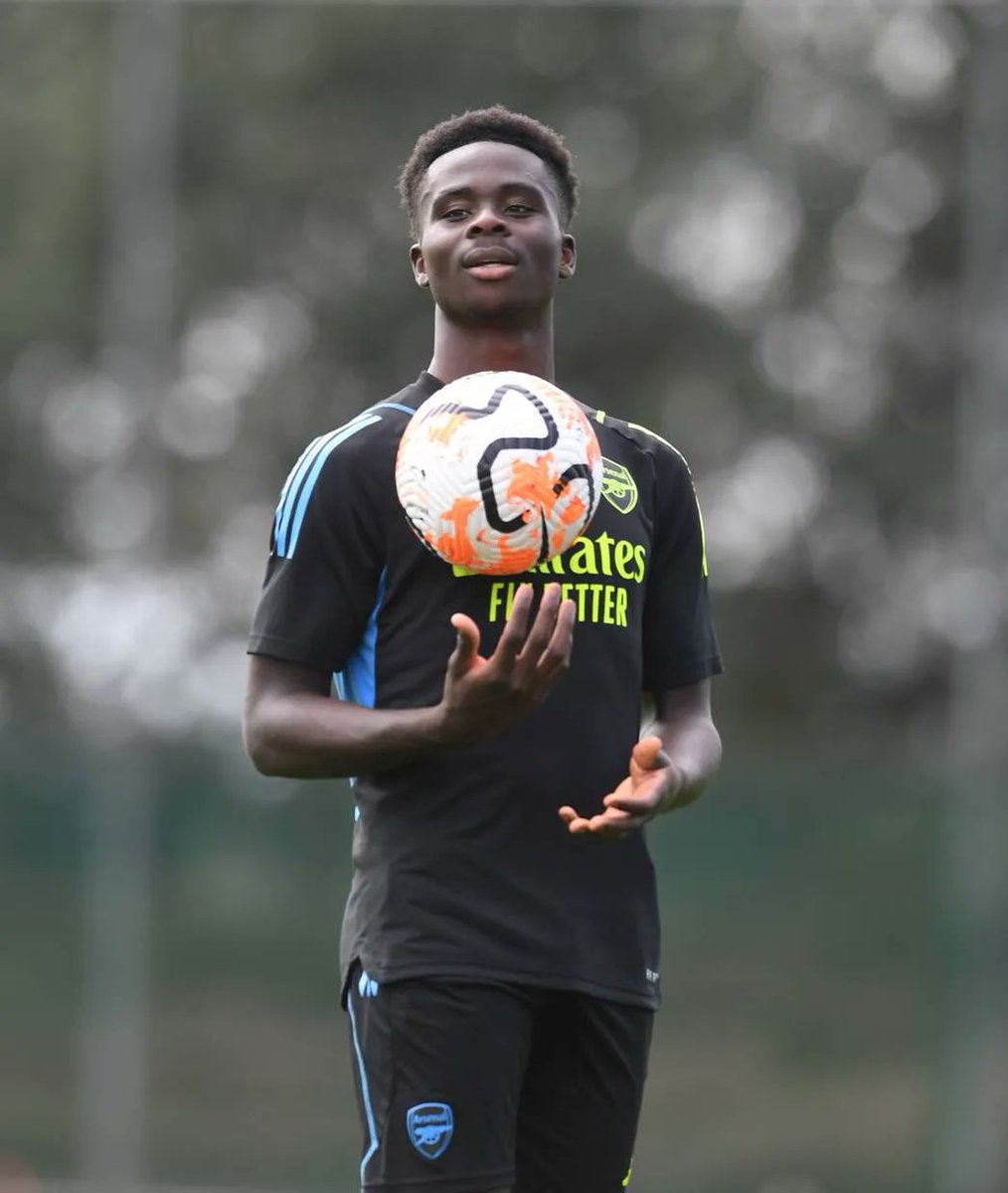 <a href="/BukayoSaka87/">Bukayo Saka</a> <a href="/Arsenal/">Arsenal</a> Day 180 of tweeting till I get Bukayo Saka signed Shirt,  <a href="/BukayoSaka87/">Bukayo Saka</a> is my favourite Arsenal player &amp; I think it would be unreal to have his signed shirt 👕, so let's give this a go
<a href="/Arsenal/">Arsenal</a> #FPL #EPL #Arsenal #Saka
#premierleague #starboysaka #FootballManager