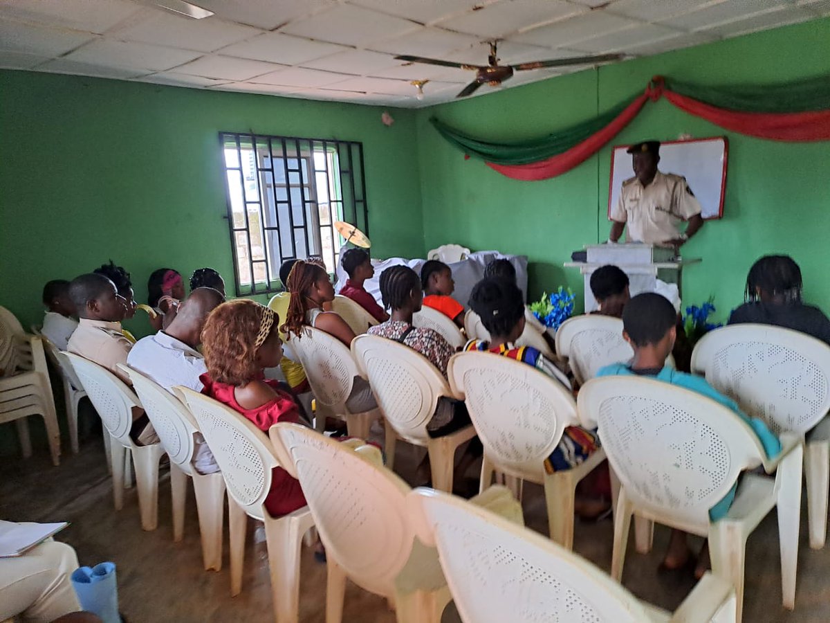 aneejnigeria's tweet photo. #BrighterFutureProject #CatchThemYoung As part of Brighter Futures project which aims to build youth resilience to Serious & Organised Crime, ANEEJ in collaboration with TAG International has commenced a series of resilience training sessions, intertwined with vocational skills. https://t.co/TsqjTRJjTG
