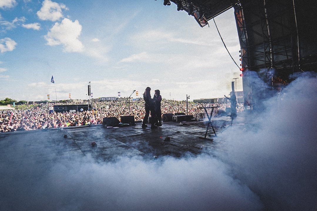CrawlersHQ's tweet photo. RIP 2023 FESTIVAL SZN , U BLEW US AWAY @victoriousfestival , make sure u grab tix for our last shows of the year and join the family affair because it’s gonna be unlike ANY crawlers show you’ve seen 🔓

Grab the last tix for tours !! https://t.co/NBNzHxCLVG 💚🔒 https://t.co/JAusEM4W9C