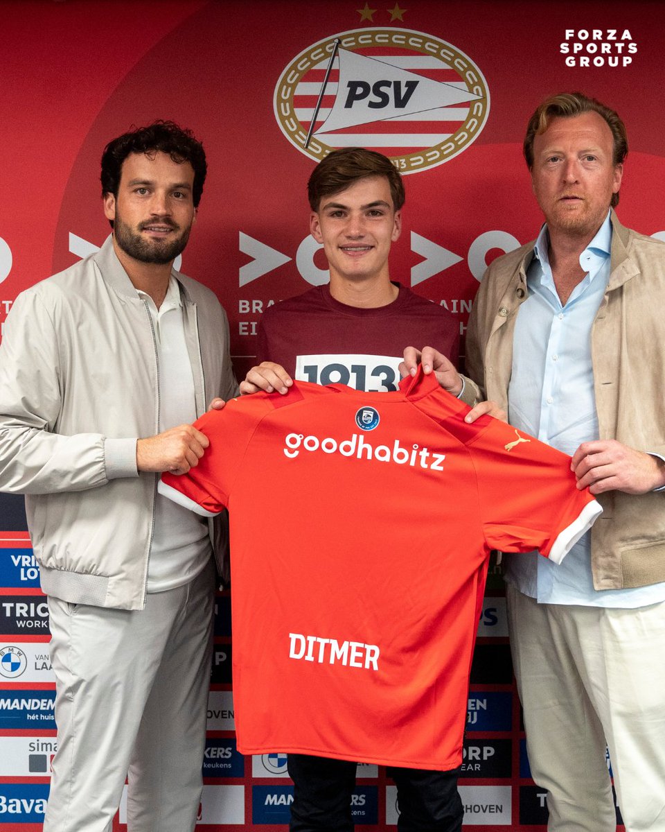 ForzaSG's tweet photo. 𝐊𝐞𝐞𝐩 𝐚𝐧 𝐞𝐲𝐞 𝐨𝐧 Sébas Ditmer 👀
Congratulations on signing your first pro contract with @PSV  ! 💡
#ForzaSébas https://t.co/jOu6Y44bvk