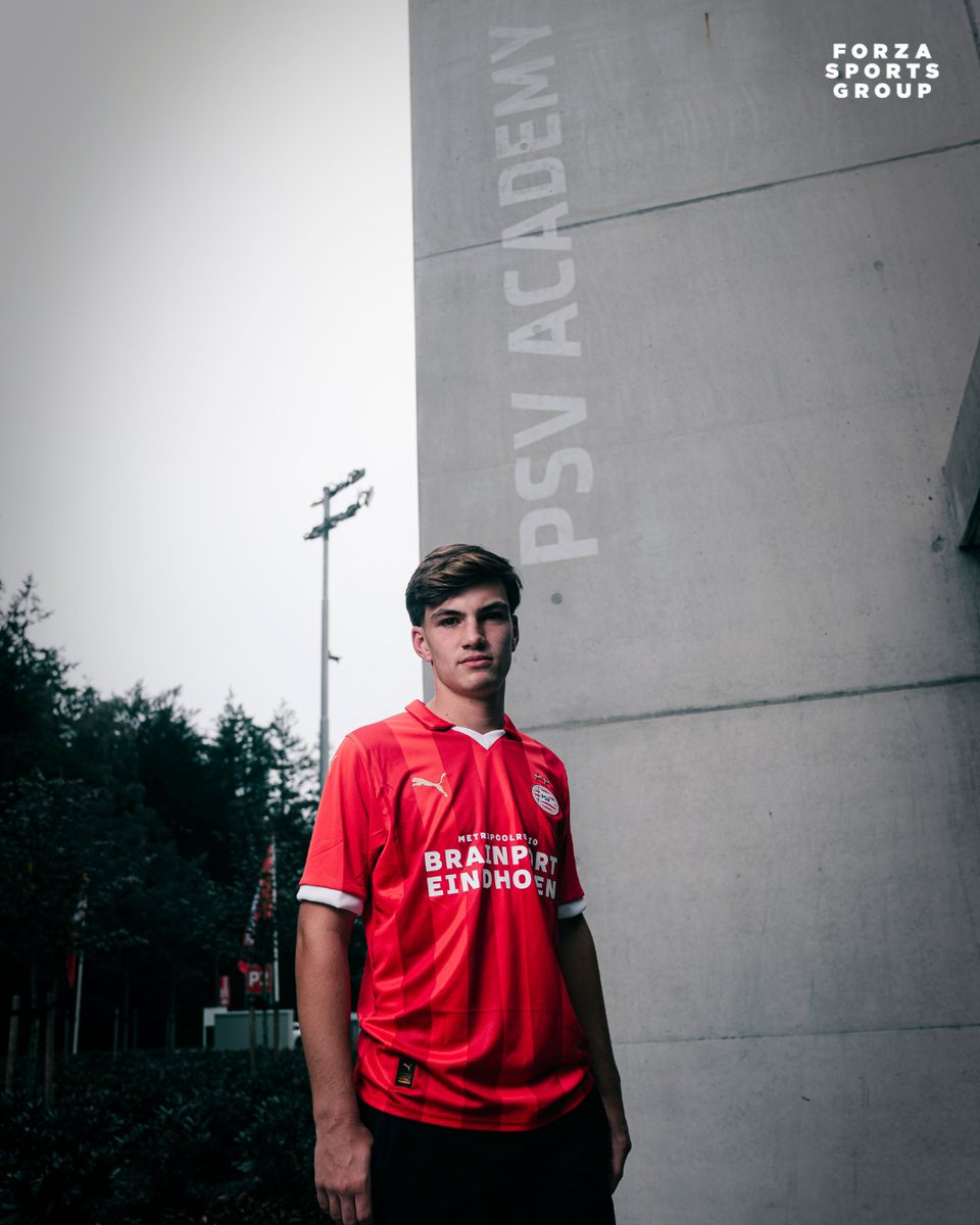 𝐊𝐞𝐞𝐩 𝐚𝐧 𝐞𝐲𝐞 𝐨𝐧 Sébas Ditmer 👀
Congratulations on signing your first pro contract with <a href="/PSV/">PSV</a>  ! 💡
#ForzaSébas