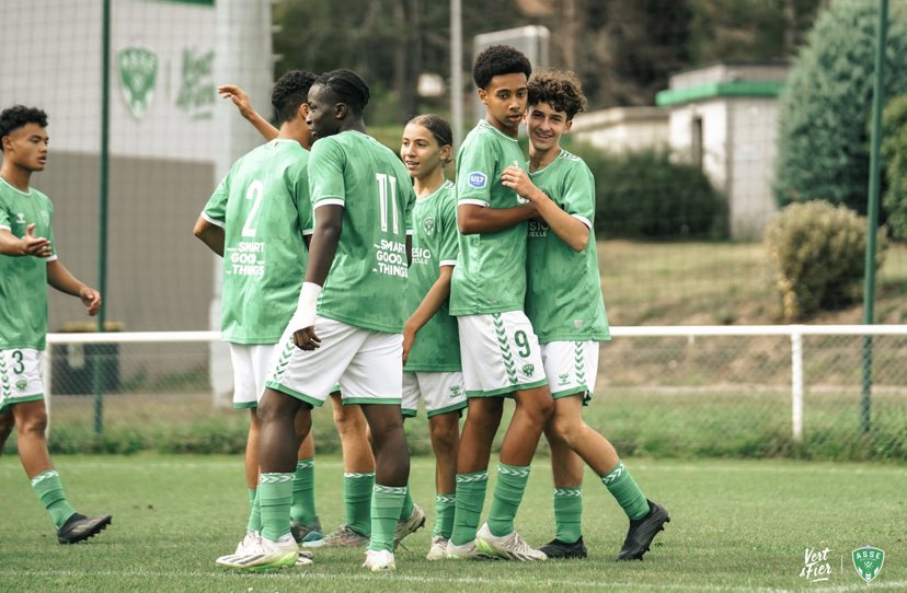 FerveurVerte_'s tweet photo. 🎓 #FormationASSE : les résultats des différentes premières journées !

#N3 : Chassieu 0-1 𝐀𝐒𝐒𝐄 ✅
#U19 : Rodez 3-1 𝐀𝐒𝐒𝐄 ❌
#U17 : 𝐀𝐒𝐒𝐄 2-1 Valence ✅ https://t.co/DEnvog5uuX