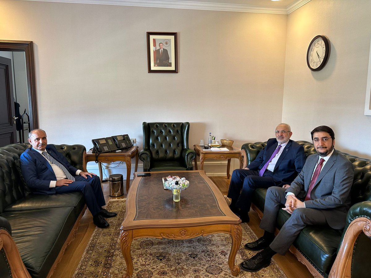 Genel Başkan Vekilimiz Prof. Dr. Sacit Günbey ile beraber İç İşleri Bakan Yardımcılığı görevine getirilen Sayın <a href="/mehmetaktas023/">Mehmet Aktaş</a>'ı ziyaret ettik.