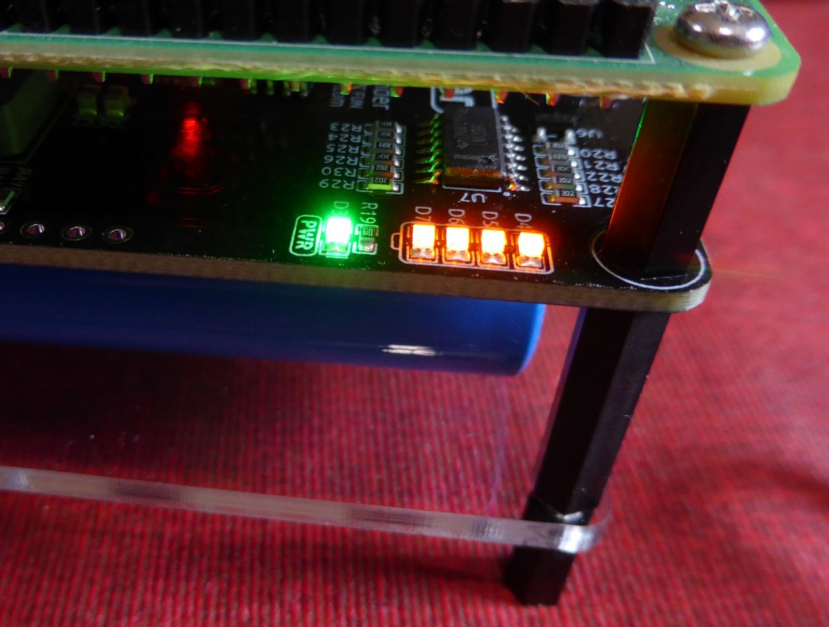 framboise314's tweet image. En test actuellement une alimentation non interruptible #UPS #PiPower de @SunFounder2 avec batterie de 2x18650, pour maintenir alimenté un @Raspberry_Pi en cas de coupure de courant. Je vais aussi tester la recharge à partir d&apos;un panneau solaire... A suivre bientôt sur le blog.