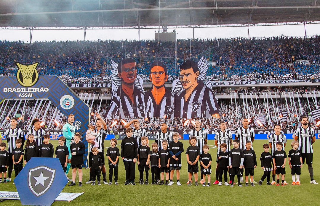 MovNacag's tweet photo. A maior festa da história do estádio Nilton Santos demonstrando que todos os botafoguenses estão com o BOTAFOGO, assim na terra como no céu. 
++ https://t.co/bBtnoCDuIU