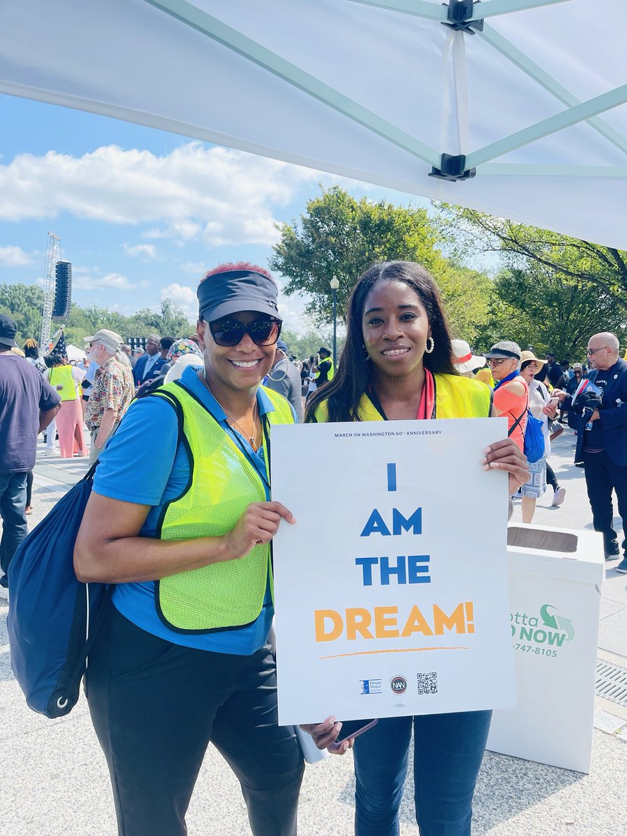 Praise God for my neice Bronze (right) and the many millennial and GenZ volunteers at the 60th Anniversary March on Washington doing their part to advance the Dream. ⁦@TheRevAl⁩ ⁦@MARCMORIAL⁩ ⁦@coalitionbuildr⁩ ⁦@shavonarline⁩ ⁦@vashtimckenzie⁩